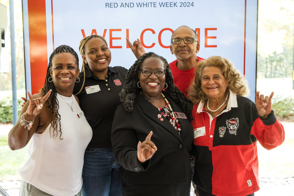 Alumni gather at the volunteer appreciation luncheon 